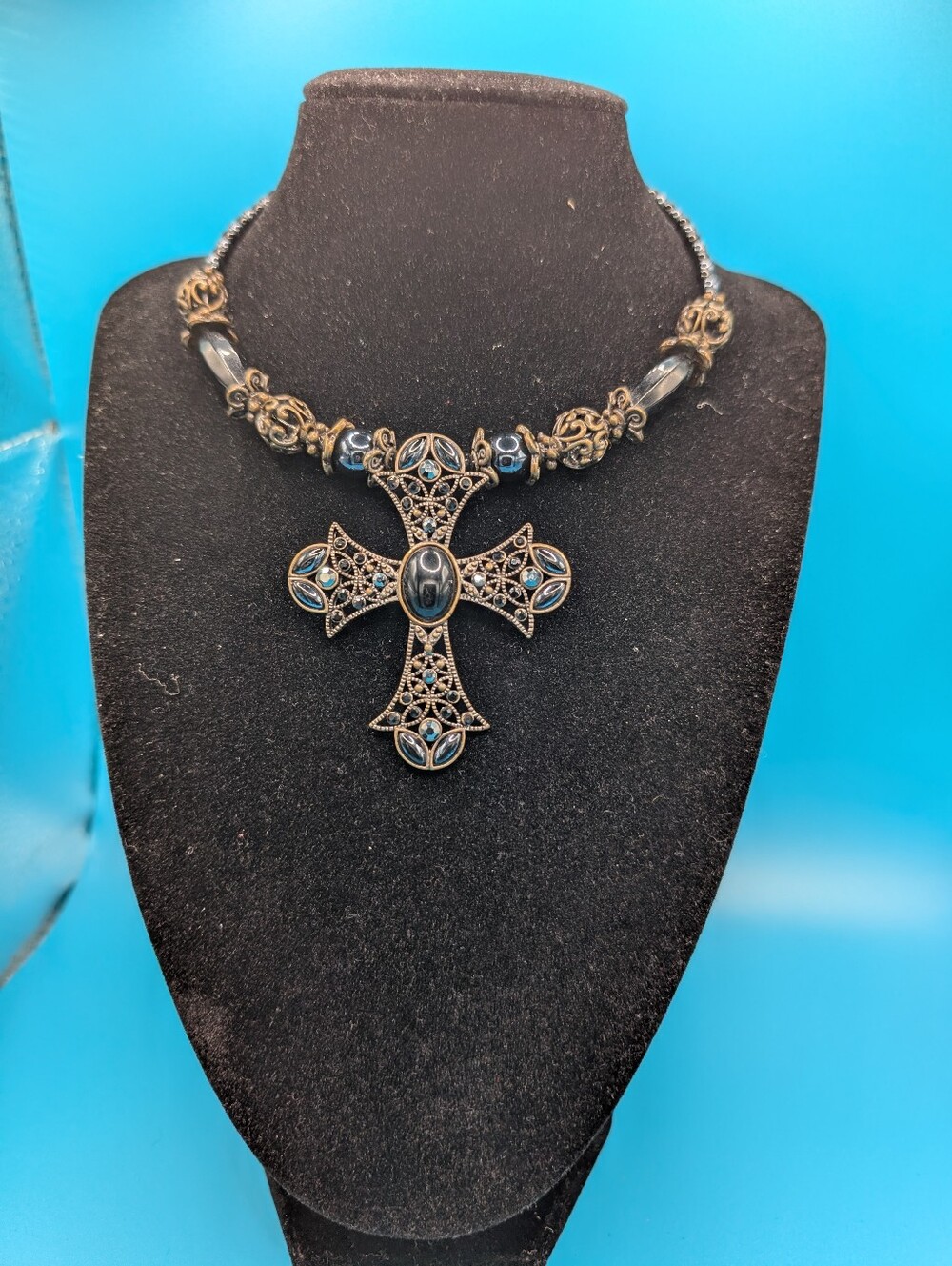 Vintage-Style Cross Pendant Necklace - Women Jewelry